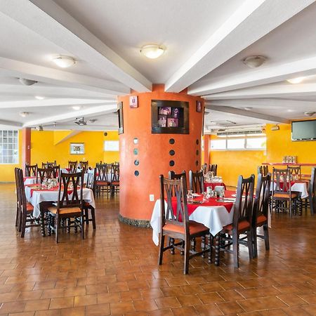 Oyo Hotel Casa Blanca มาร์ติเนซ เดอ ลา ทอเร ภายนอก รูปภาพ