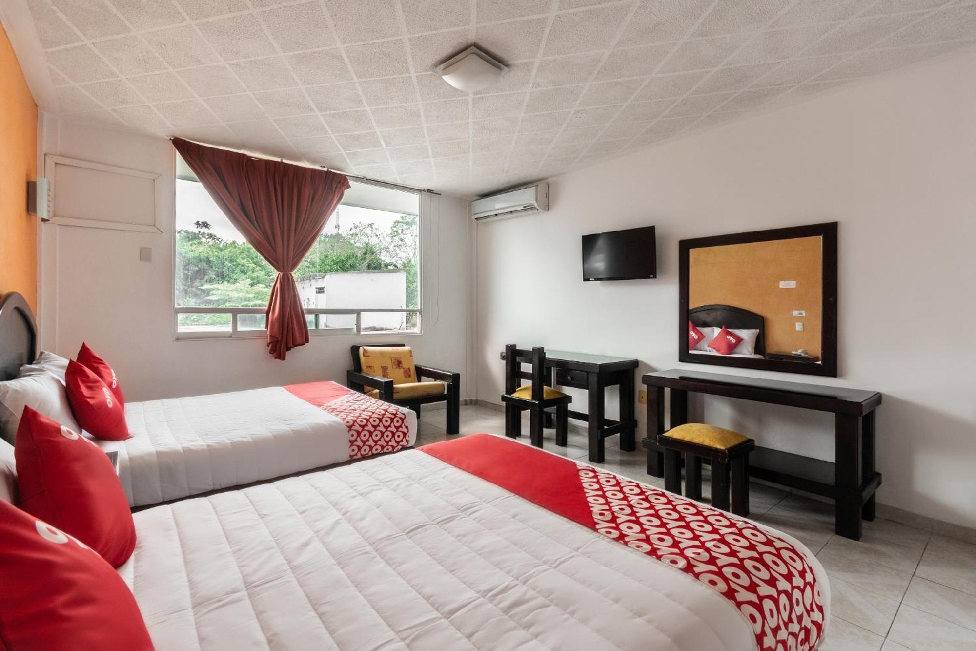 Oyo Hotel Casa Blanca มาร์ติเนซ เดอ ลา ทอเร ภายนอก รูปภาพ