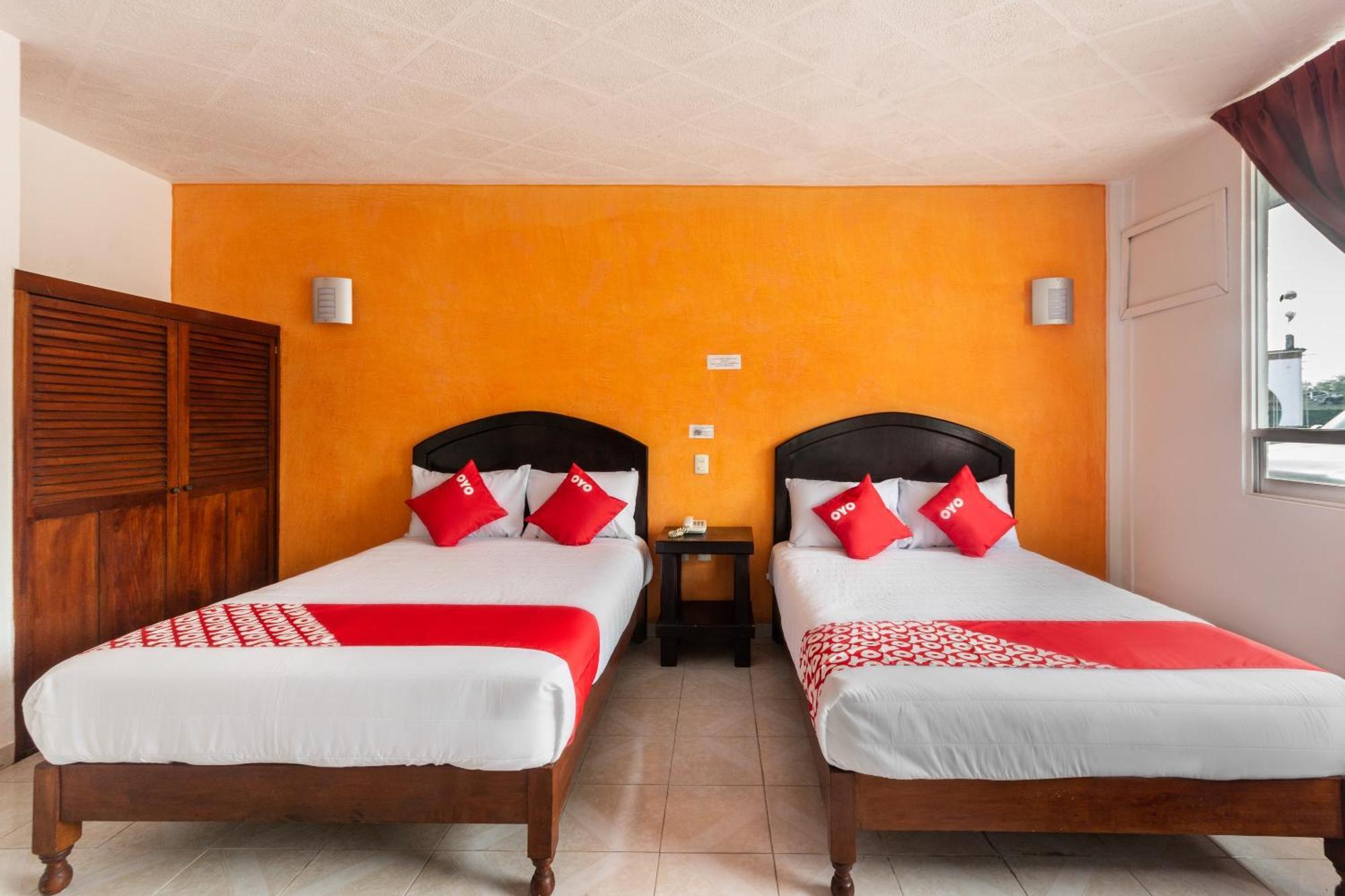 Oyo Hotel Casa Blanca มาร์ติเนซ เดอ ลา ทอเร ภายนอก รูปภาพ