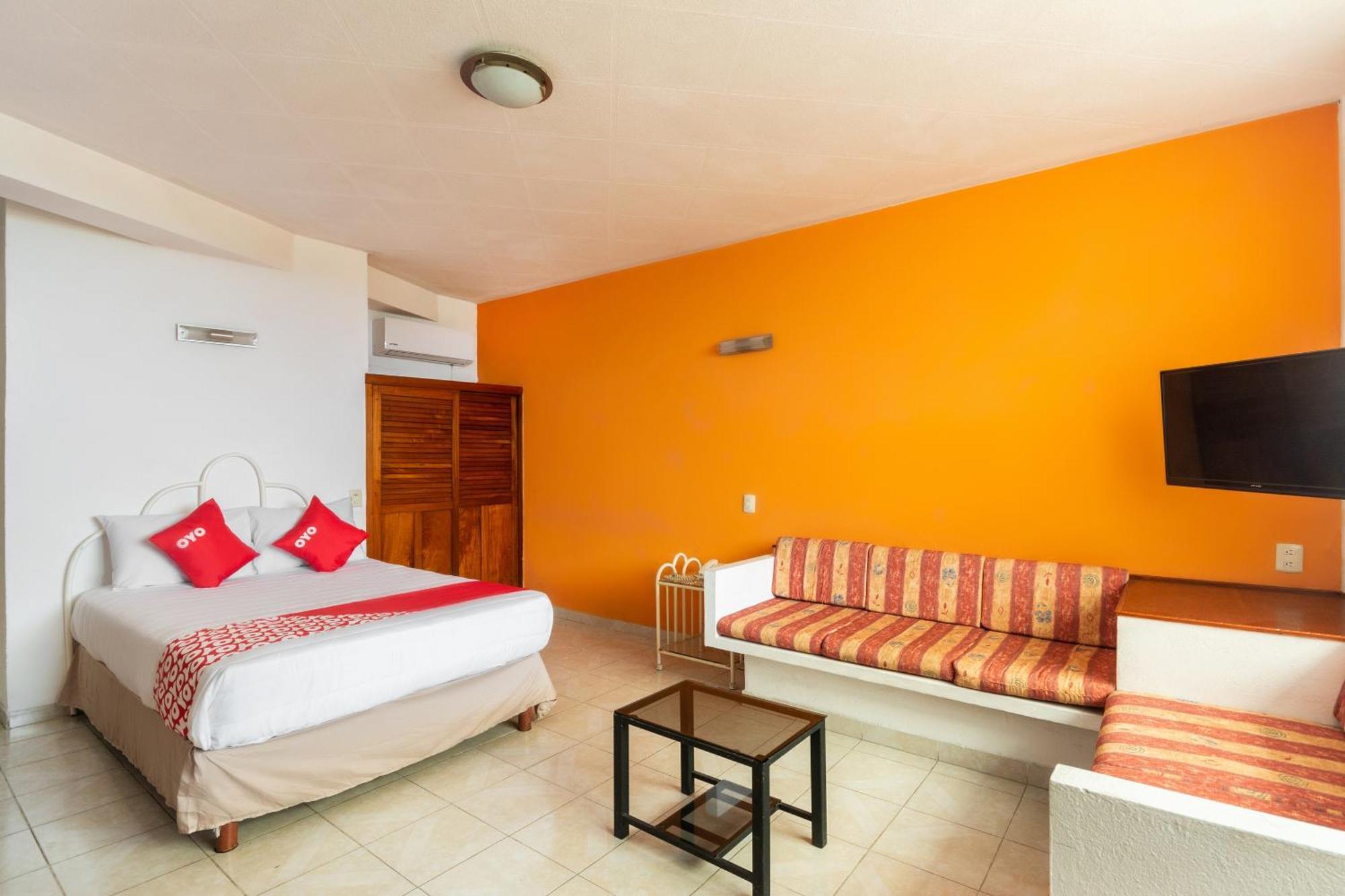 Oyo Hotel Casa Blanca มาร์ติเนซ เดอ ลา ทอเร ภายนอก รูปภาพ