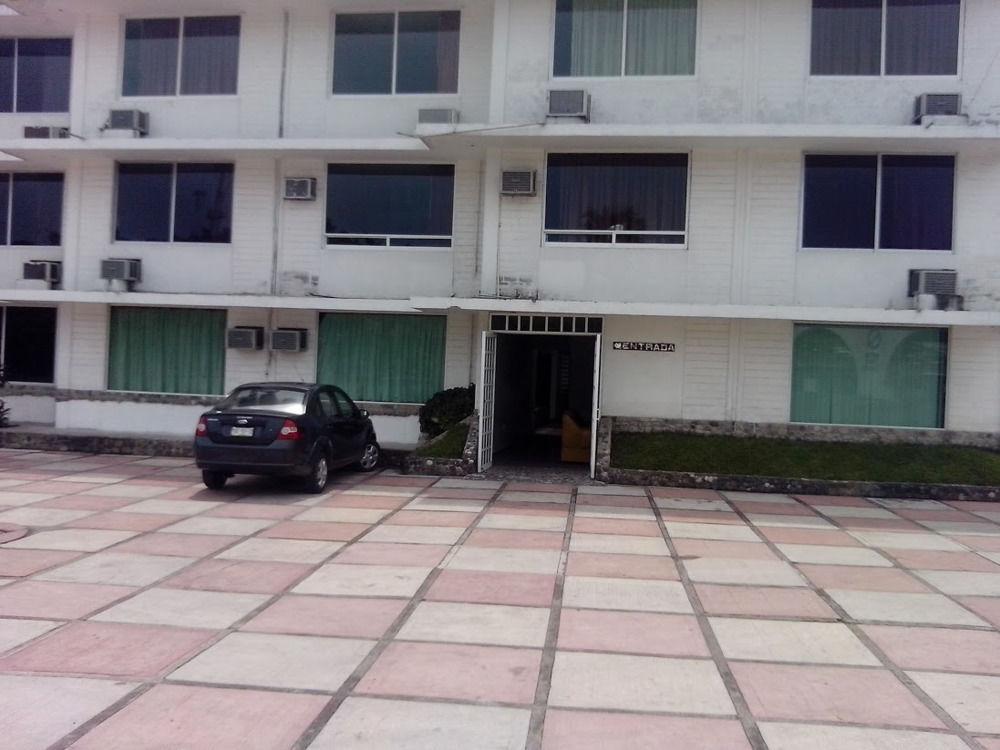 Oyo Hotel Casa Blanca มาร์ติเนซ เดอ ลา ทอเร ภายนอก รูปภาพ