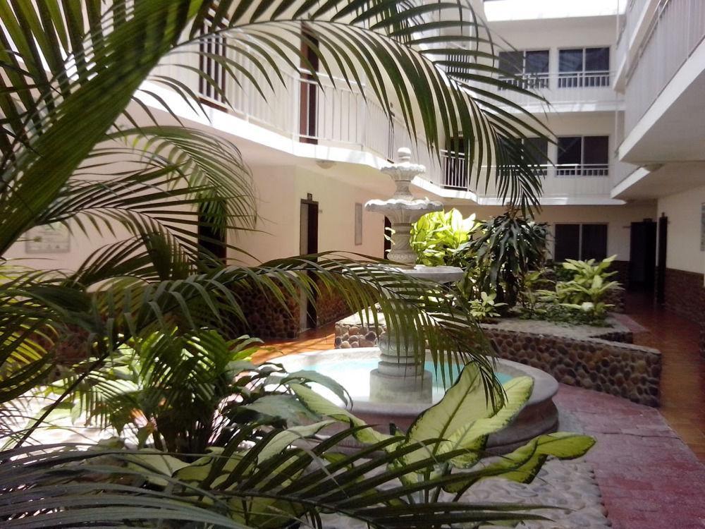 Oyo Hotel Casa Blanca มาร์ติเนซ เดอ ลา ทอเร ภายนอก รูปภาพ