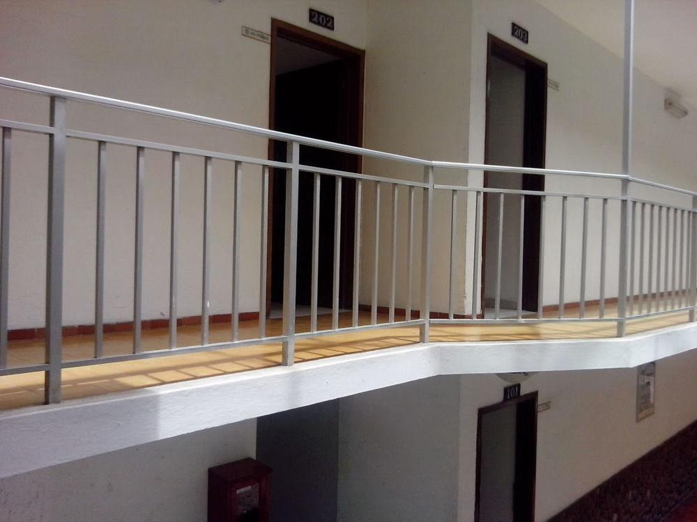 Oyo Hotel Casa Blanca มาร์ติเนซ เดอ ลา ทอเร ภายนอก รูปภาพ