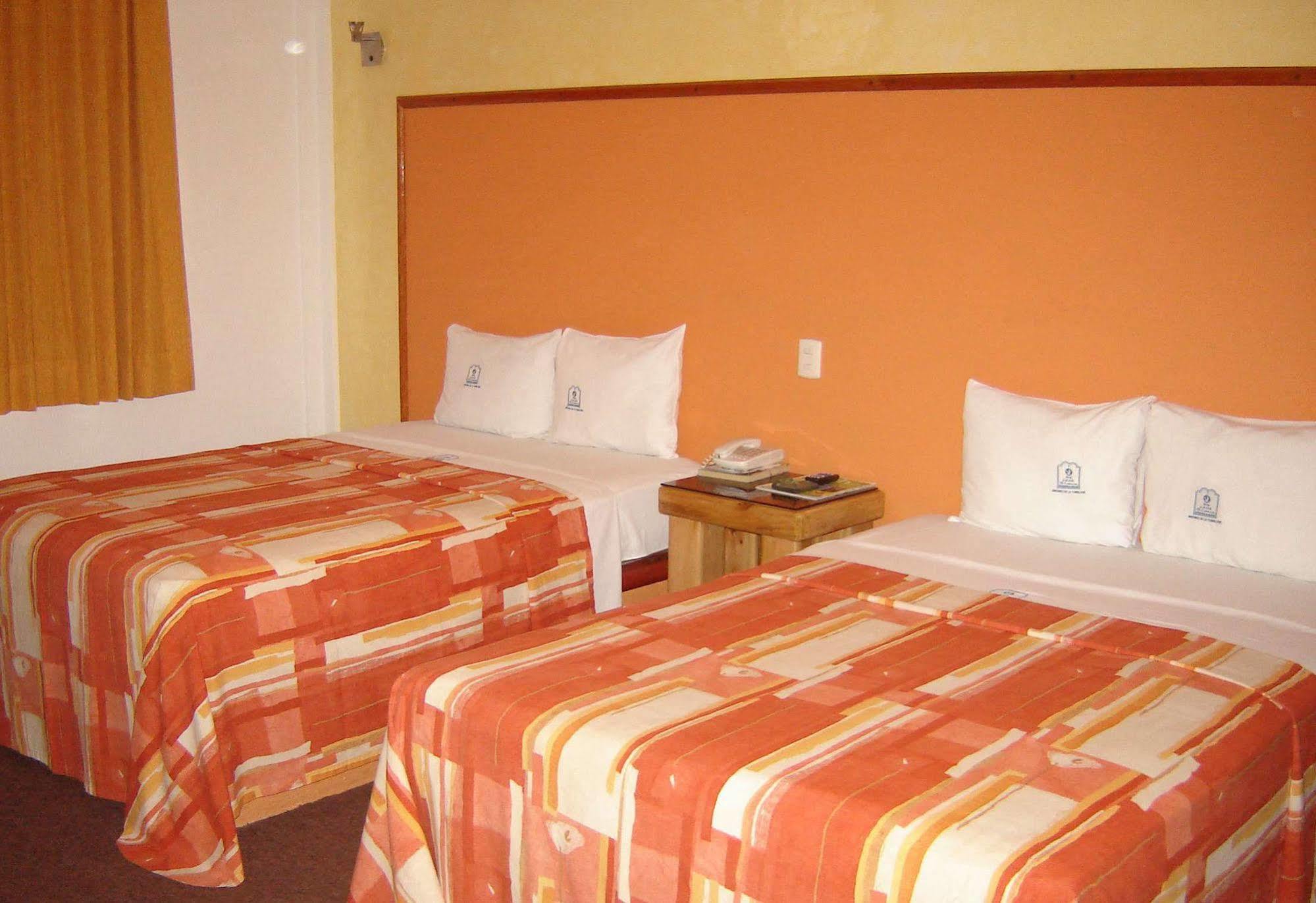 Oyo Hotel Casa Blanca มาร์ติเนซ เดอ ลา ทอเร ภายนอก รูปภาพ
